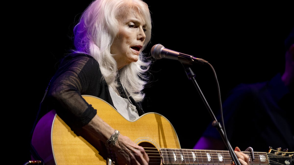 Emmylou Harris pays tribute to Dolly Parton at Stockholm concert