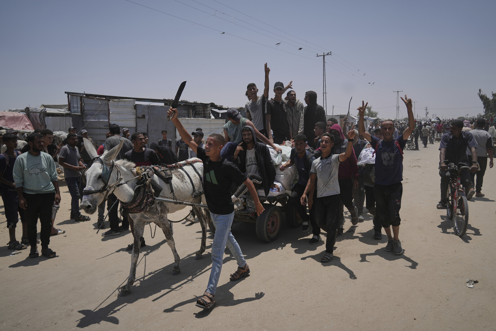 Food Distribution in Gaza Amid