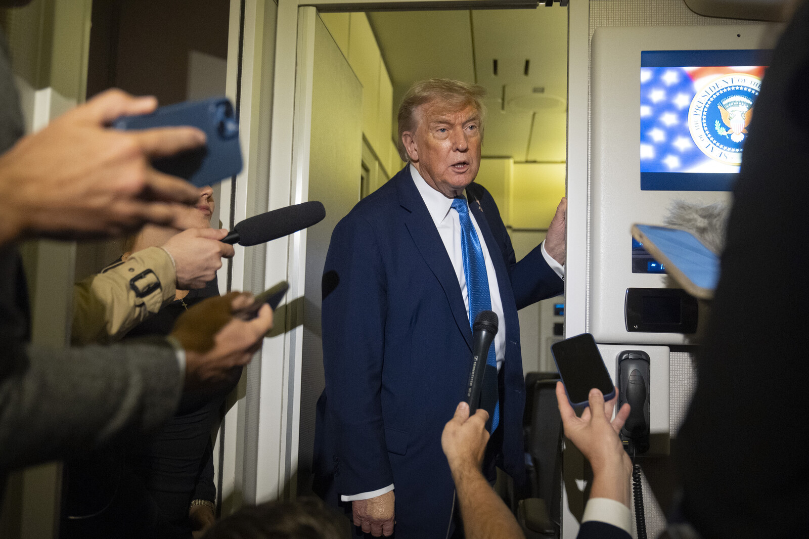 Trump Warns Canada Over Palestine