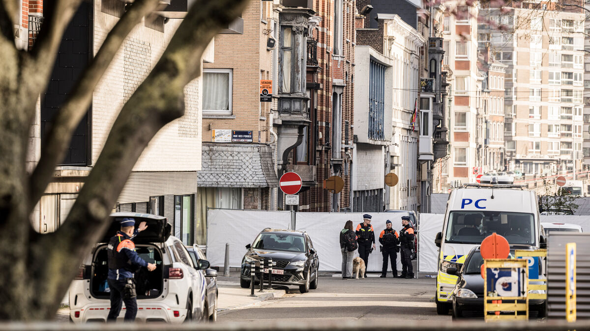 Seven arrested for bomb attack