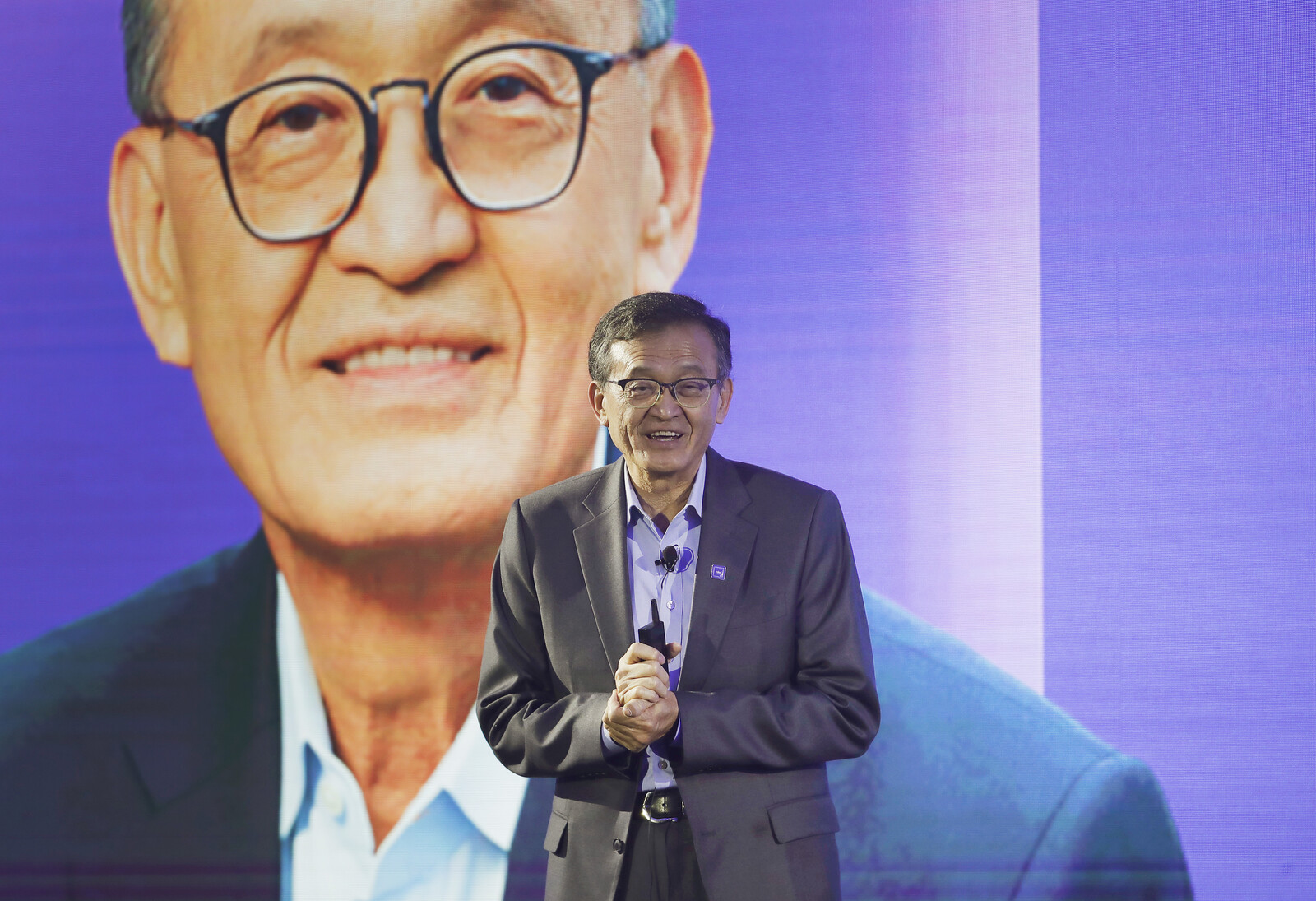 Trump Meets Intel CEO Lip-Bu Tan After Resignation Demand