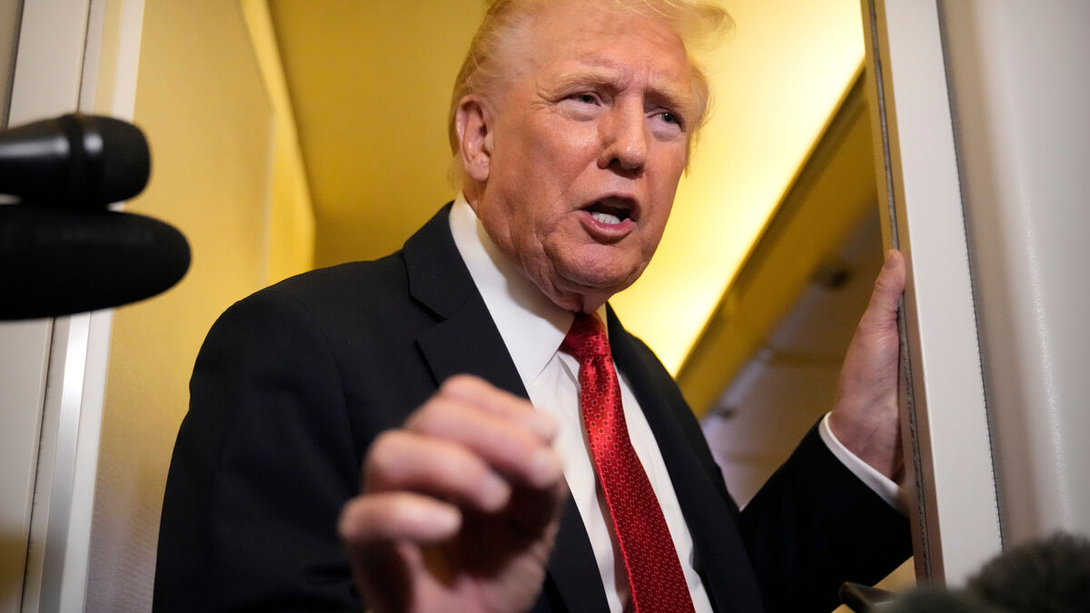 Trump Suggests Dividing Ukrainian Donbass
