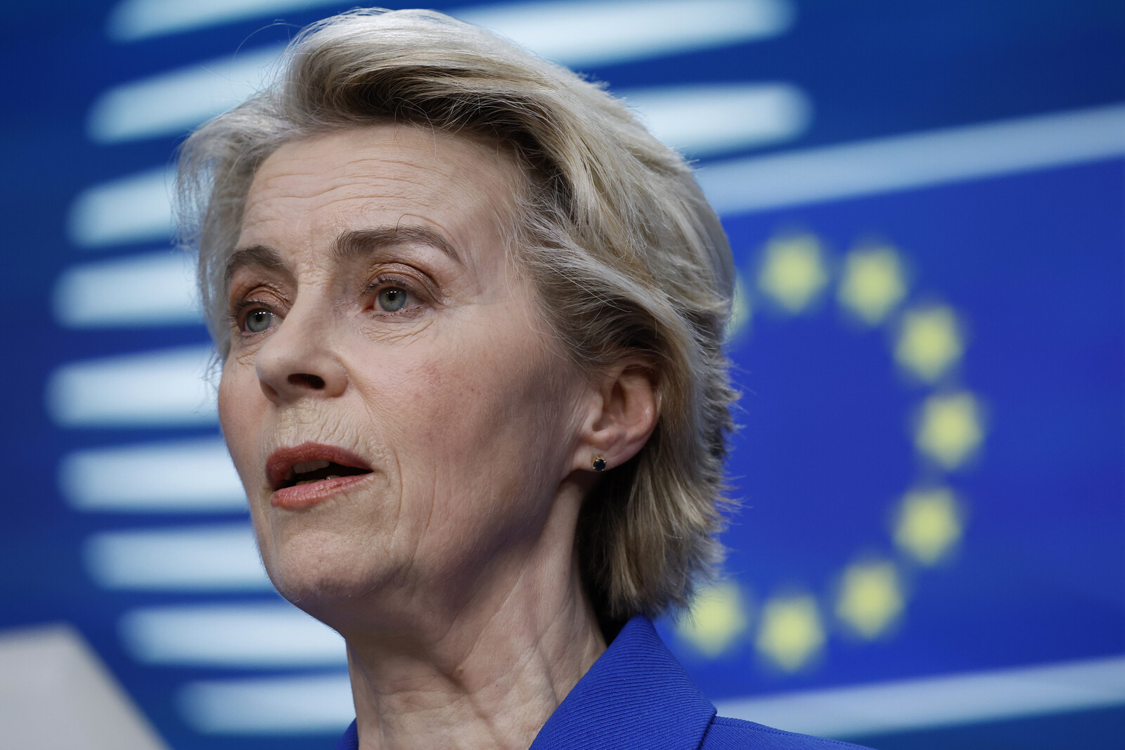 Ursula von der Leyen ill