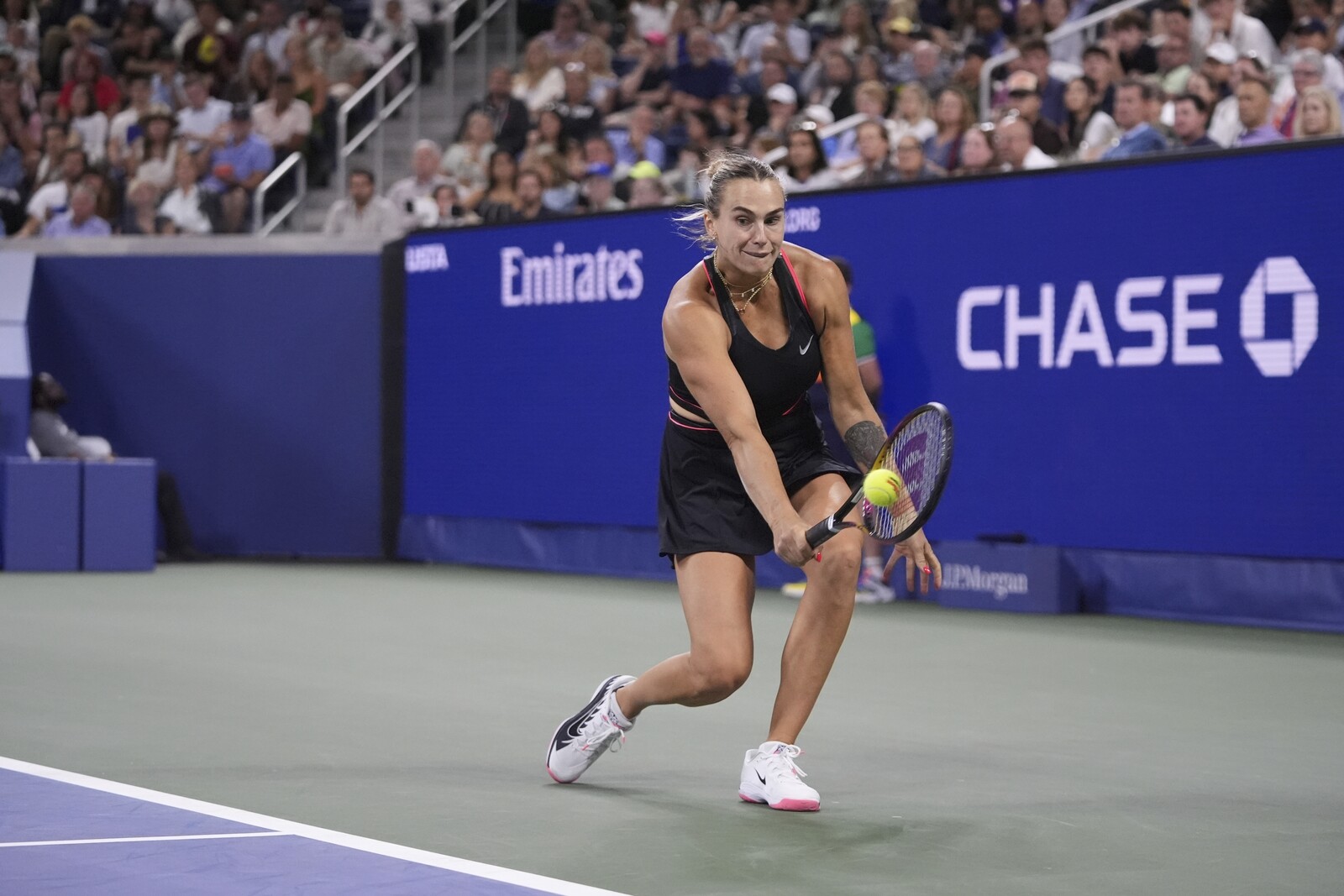 Sabalenka Defeats Fernandez in US
