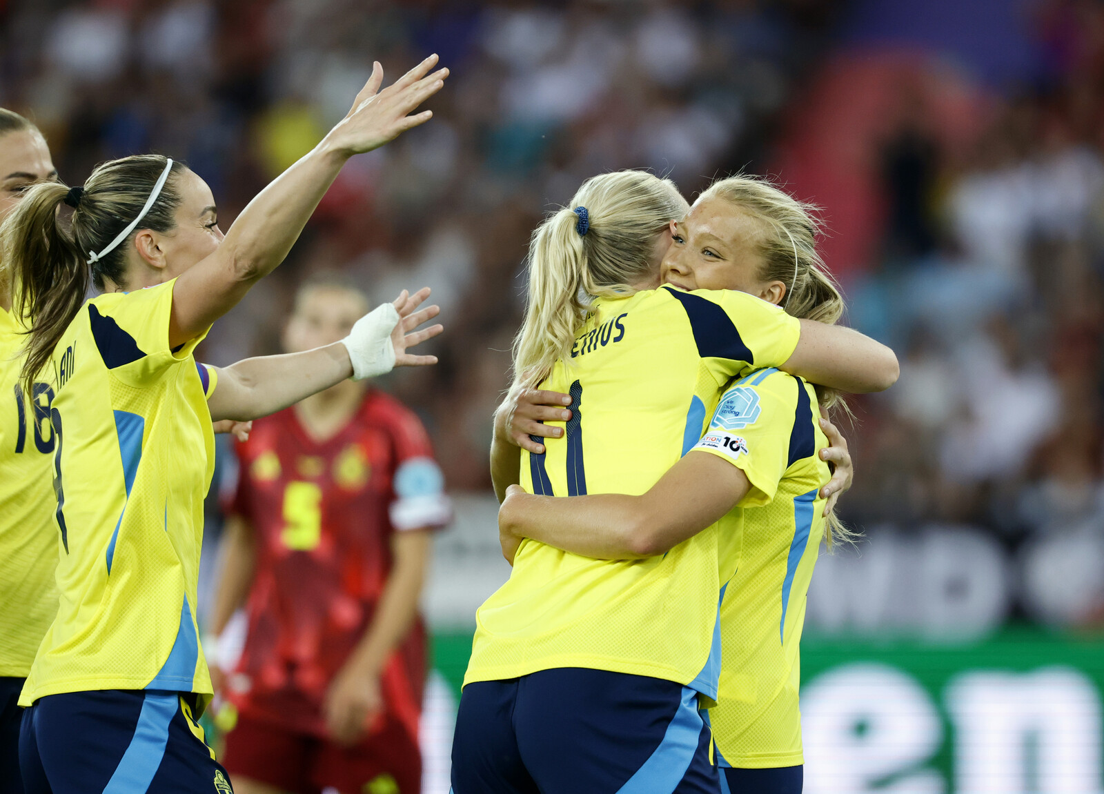 Smilla Holmberg Shines in European