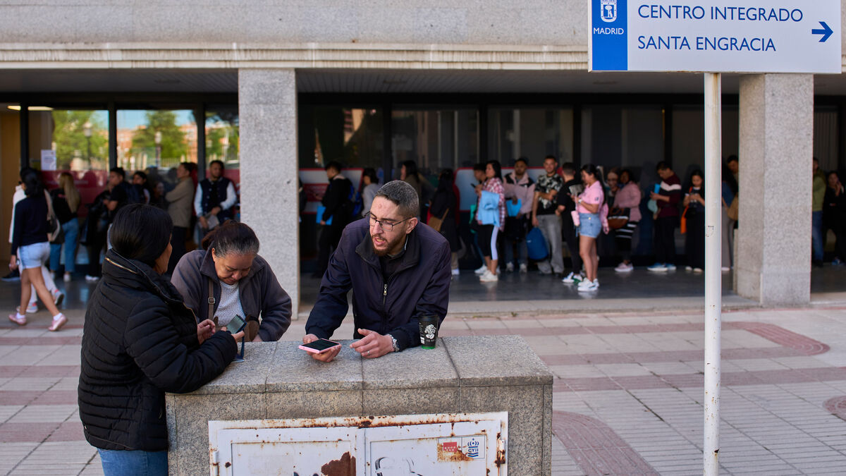 Spain’s migration amnesty draws more than 1 million applications as deadline nears
