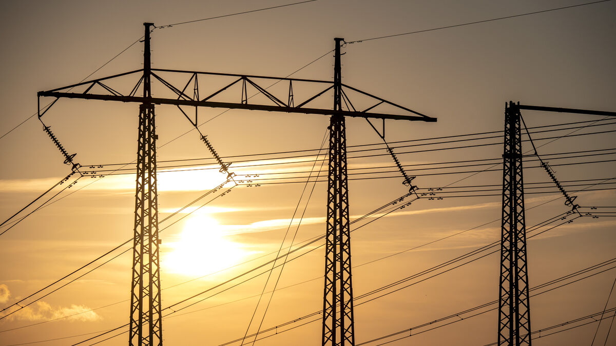 Why electricity prices are so high right now, according to experts