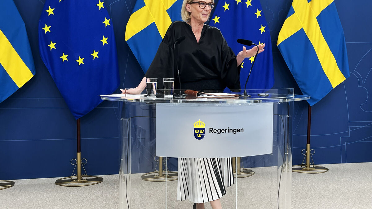 The government sticks to its forecast, says Swedish economy is on the right track