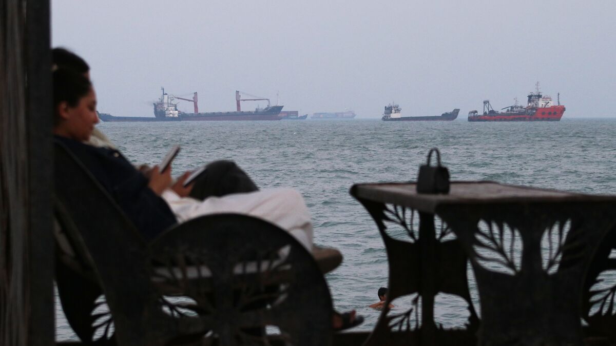Trump faces costly military dilemma to reopen Strait of Hormuz