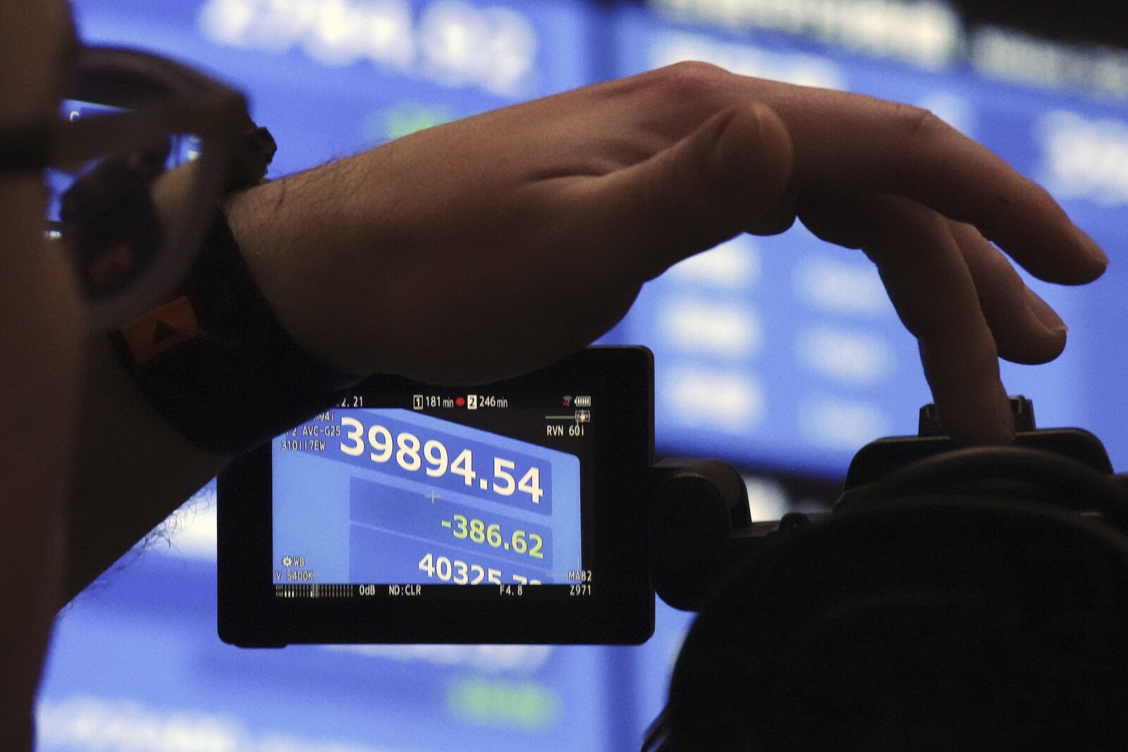 Sour in China – up on the Tokyo Stock Exchange