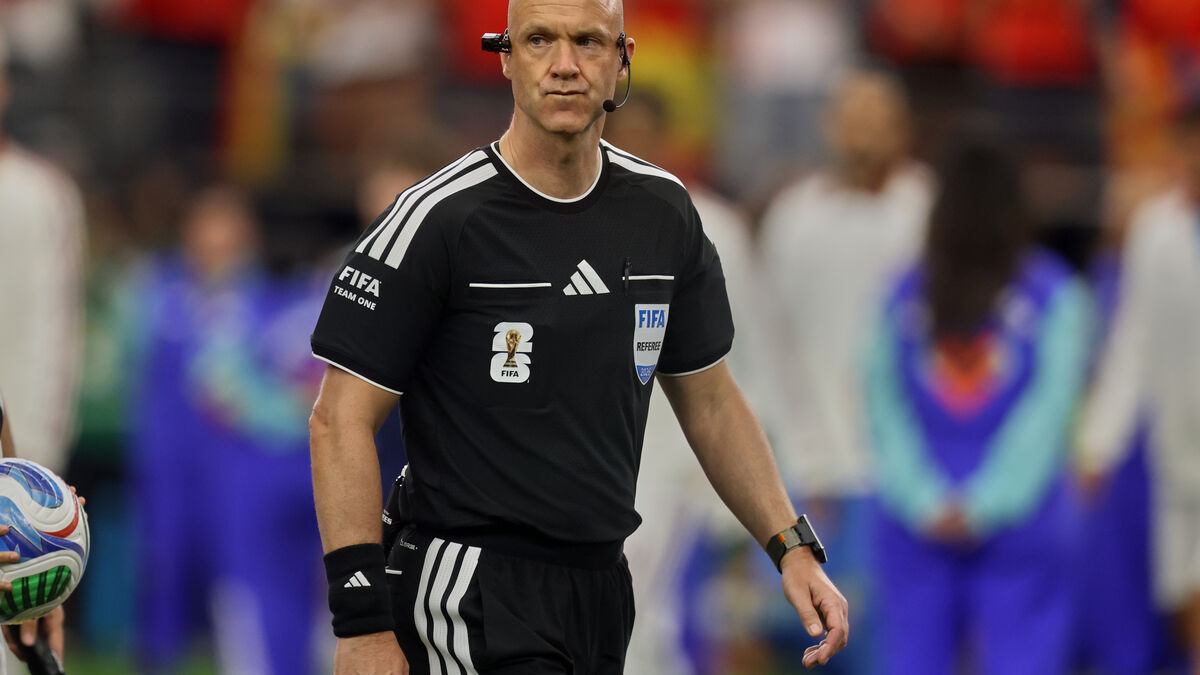 Premier League referee Anthony Taylor to retire, says pressure has become greater