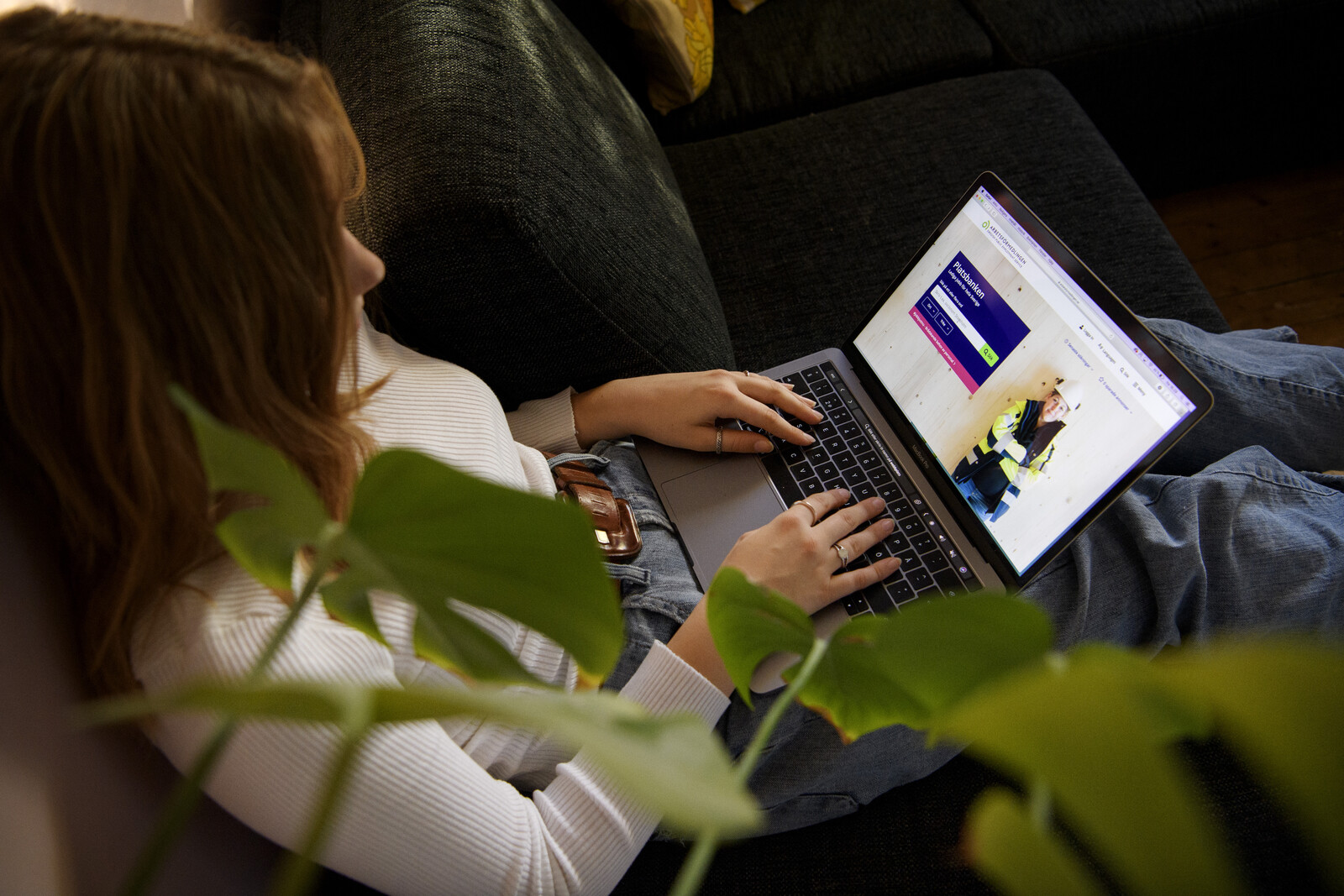 HR Managers Overwhelmed by AI-Generated