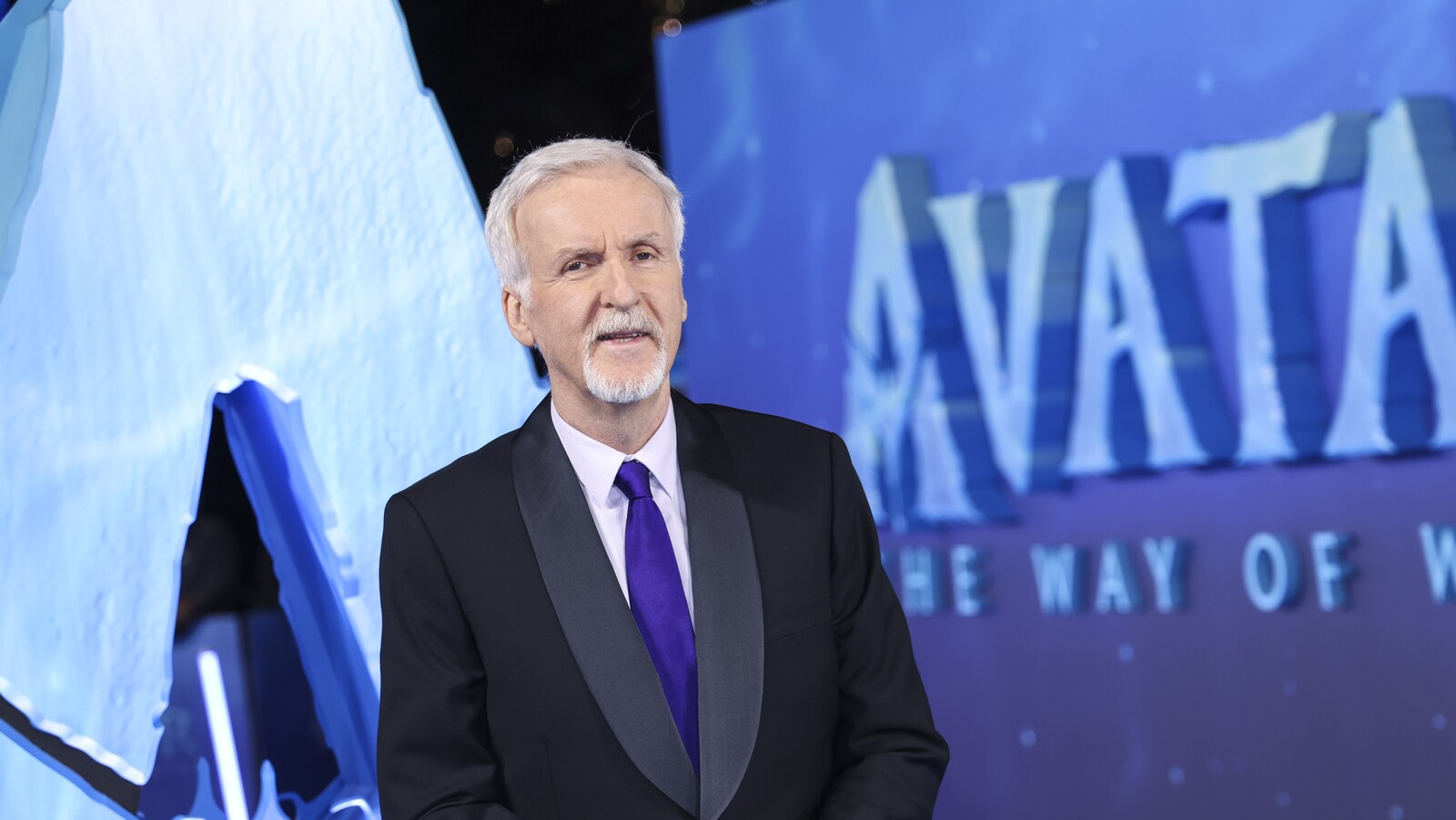 Trump gets "Avatar" director to emigrate