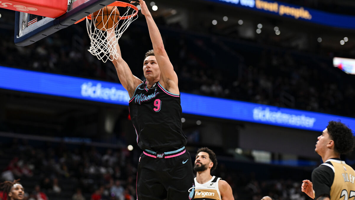Larsson's success - 24 points against table-topping Washington