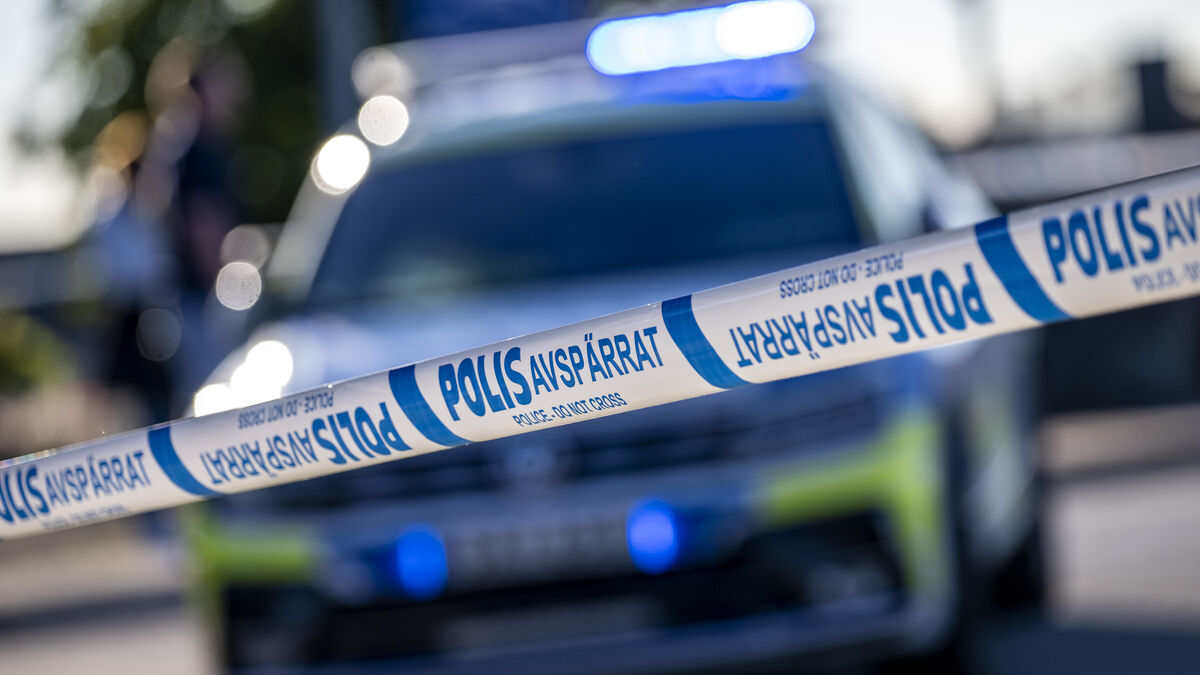 Body Found in Gothenburg River Sparks Murder Investigation