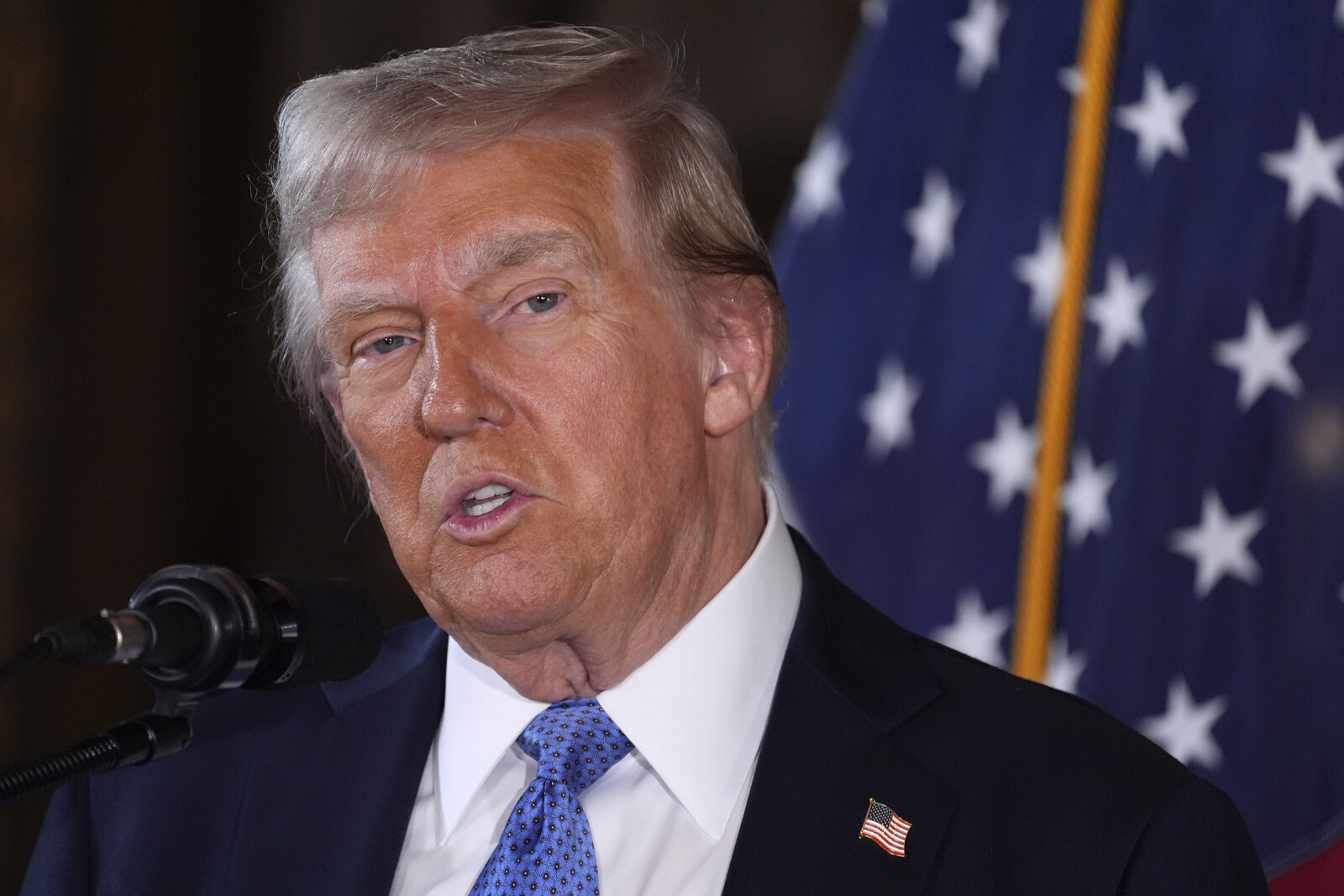 Trump threatens EU with tariffs