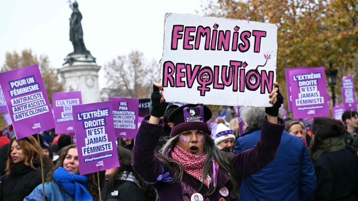 Thousands protest against violence against