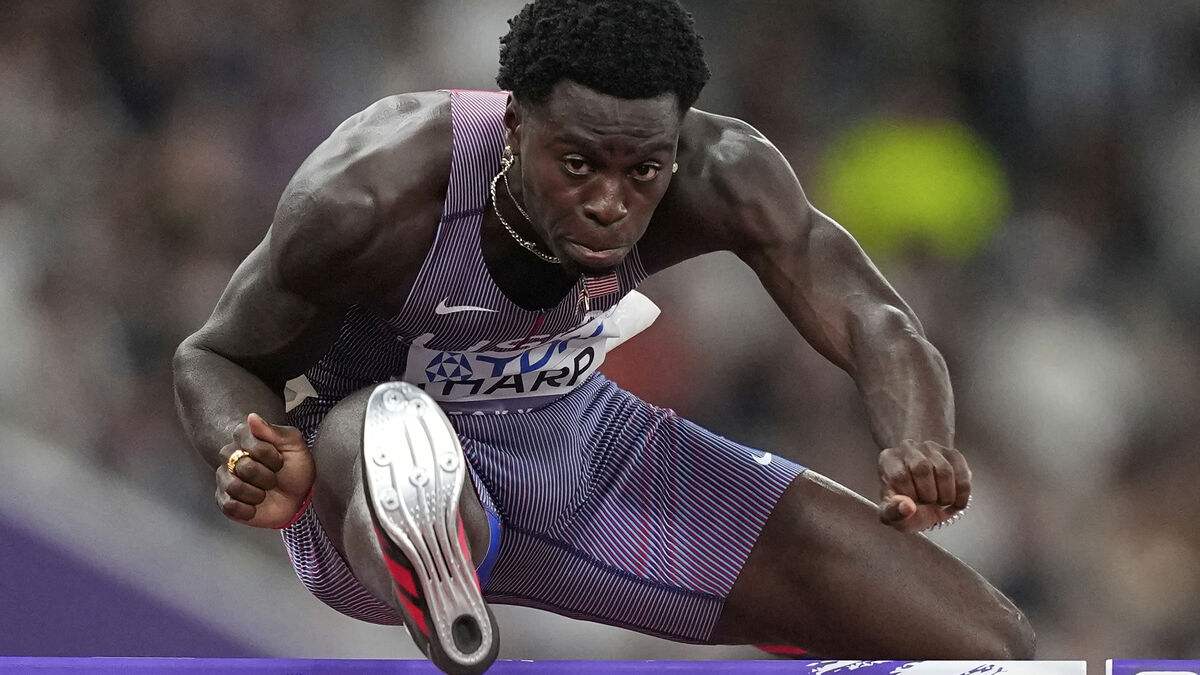 Ja'Kobe Tharp sets 110-meter hurdles