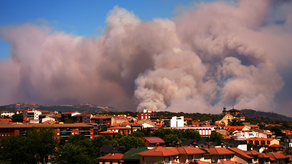 Spain and France wildfires force