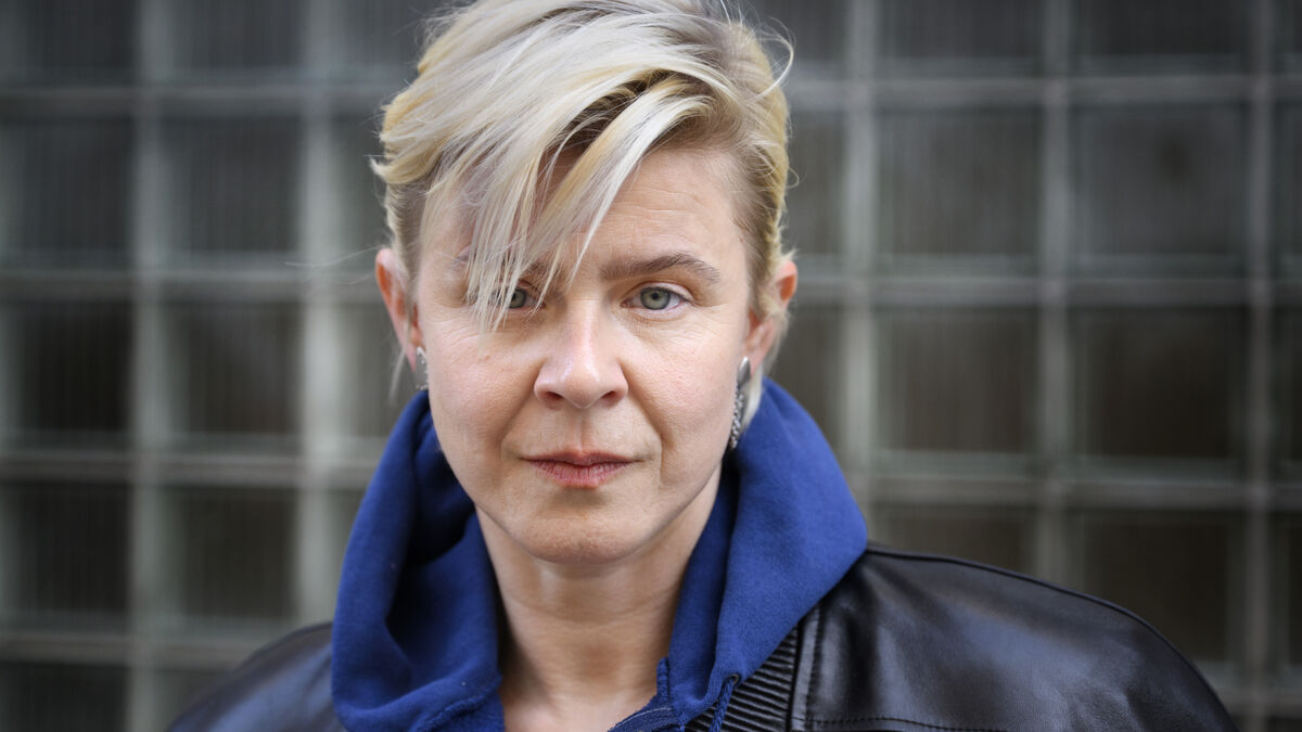 Robyn apologizes to fans after Stockholm concerts cancelled