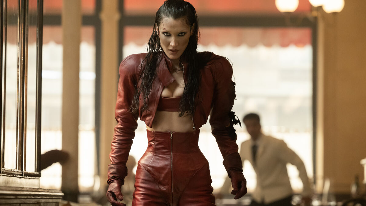 Photo models explode in Ryan Murphy's The Beauty