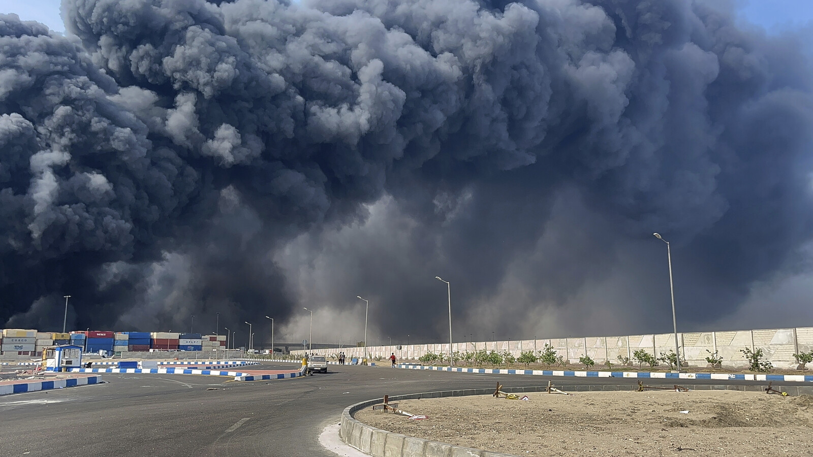 Massive Explosion in Bandar Abbas Leaves Over 1,200 Injured