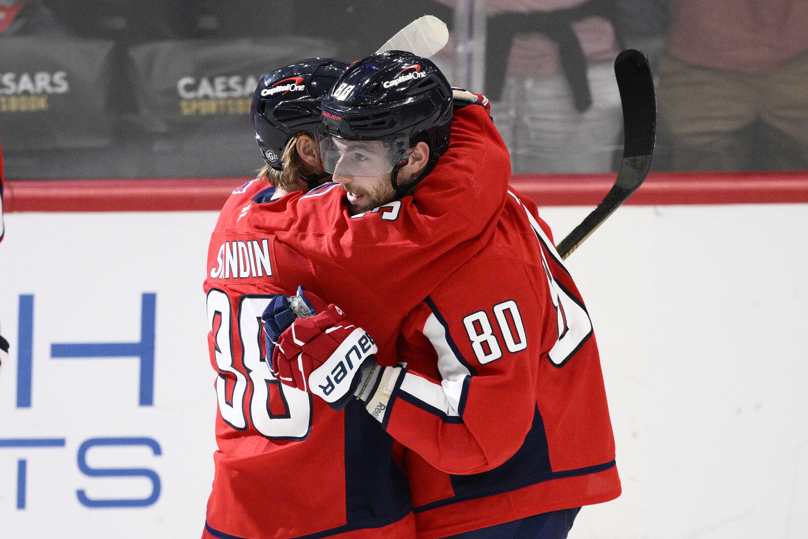 Washington and Sandin pile up wins