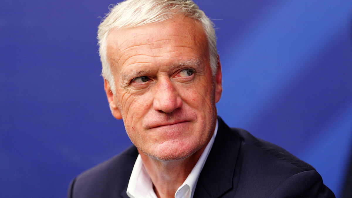Deschamps in mourning, returning home