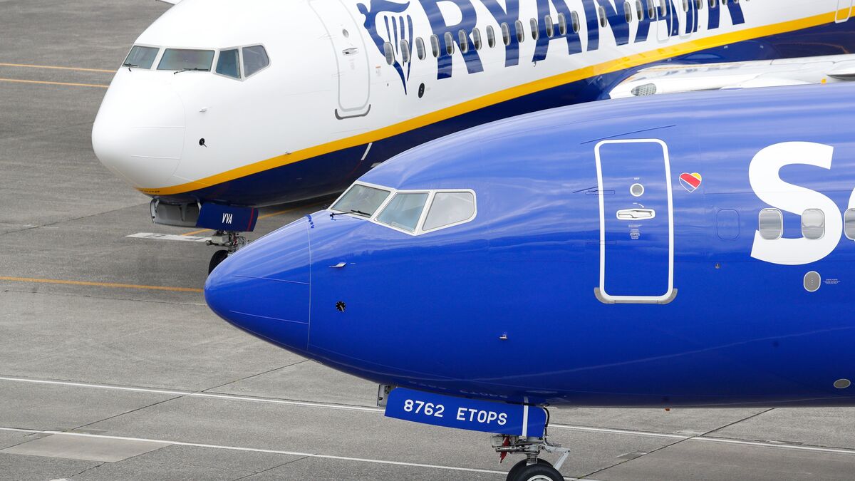 Britain to investigate Ryanair's fee