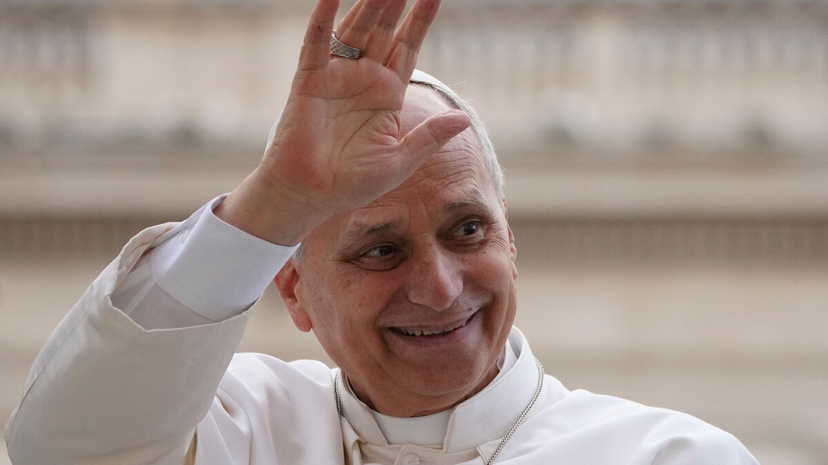 Pope summons cardinals to a