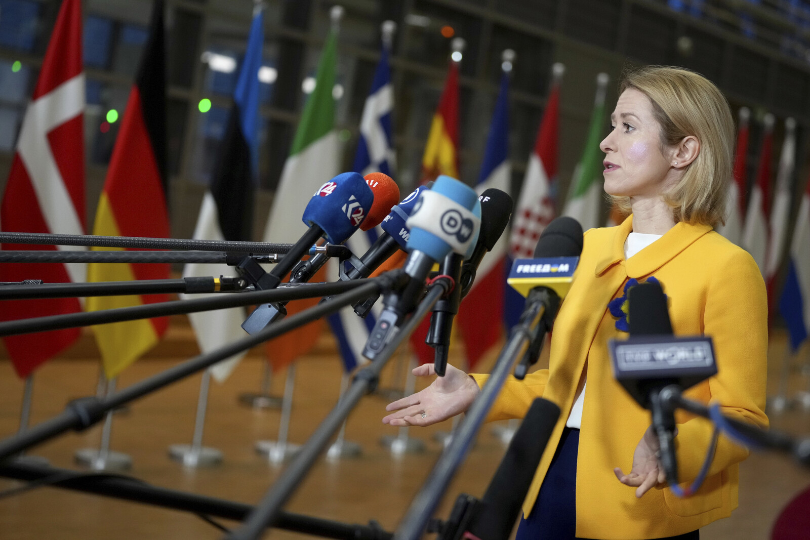The EU lifts sanctions against Syria