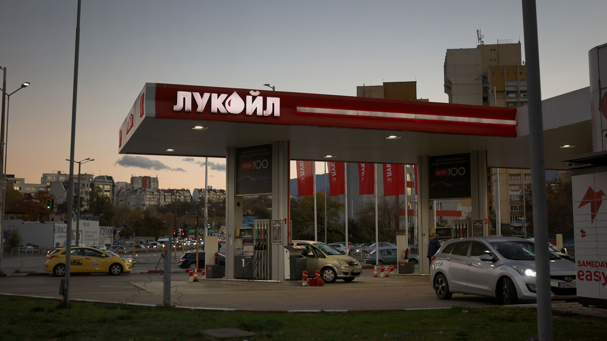 Swedish billionaire in major deal with Russian Lukoil