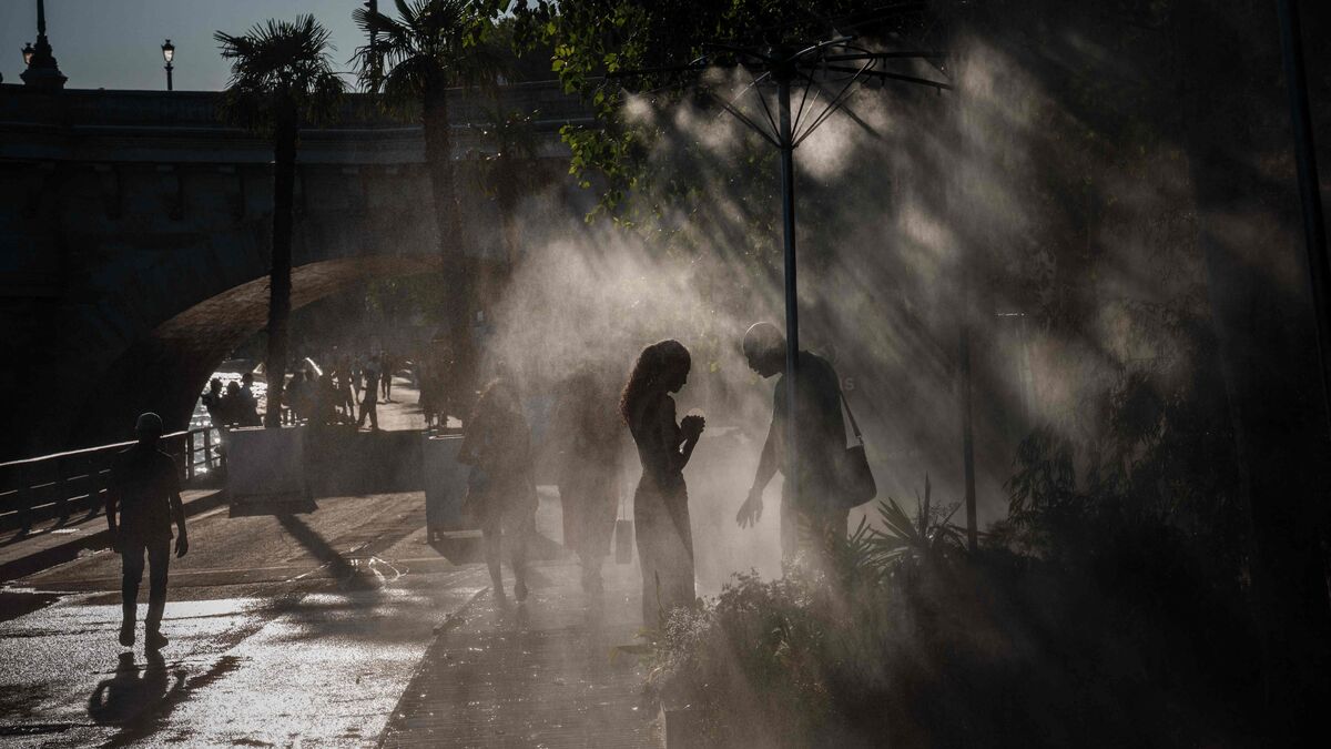 New heatwave in France closes