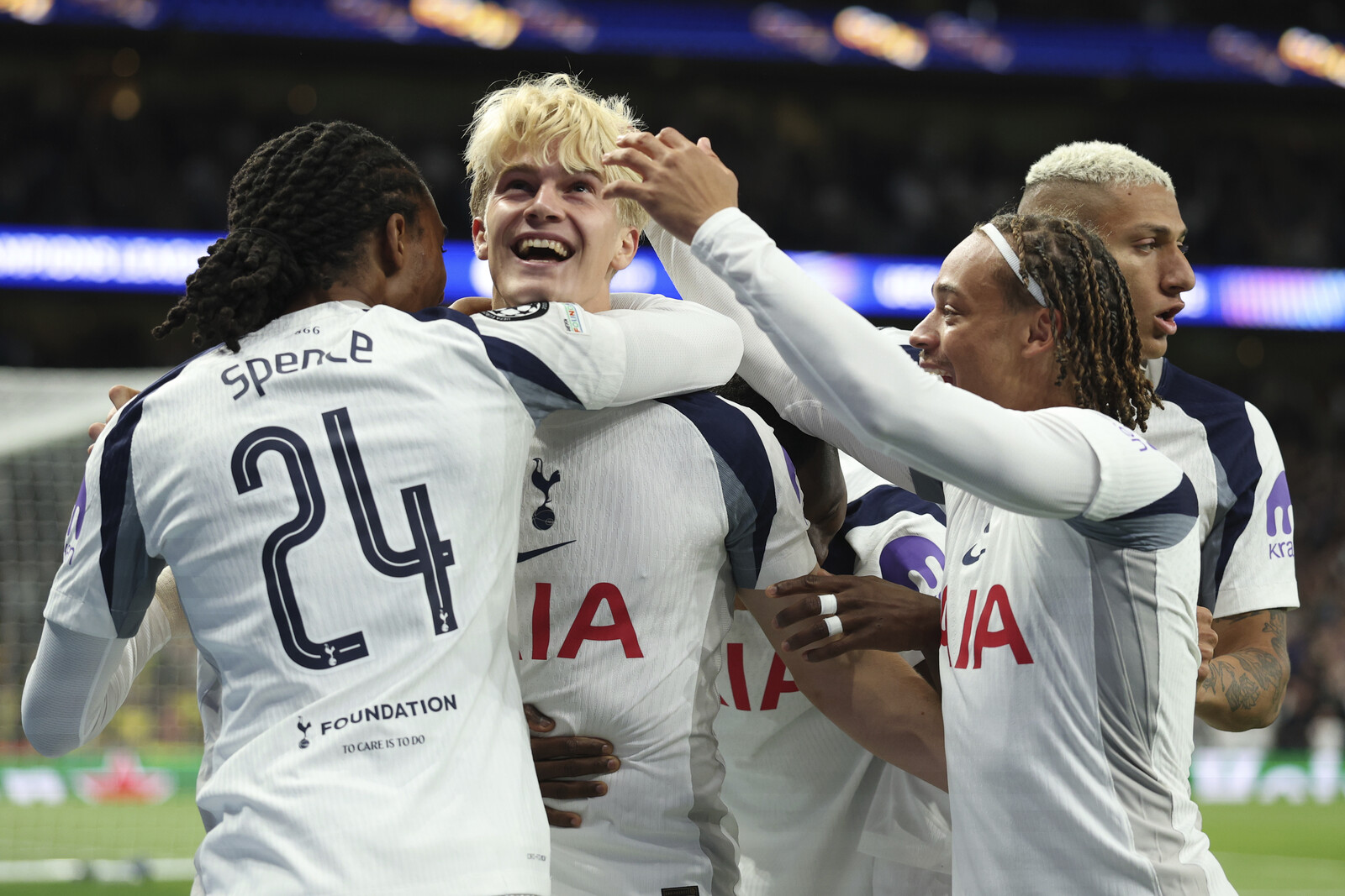 Lucas Bergvall Shines in Champions League Debut for Tottenham