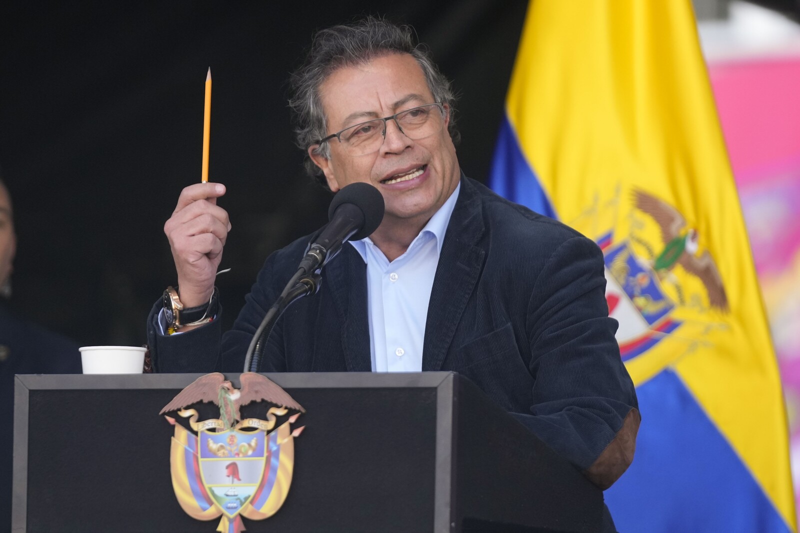 Colombia breaks off peace talks with guerrilla