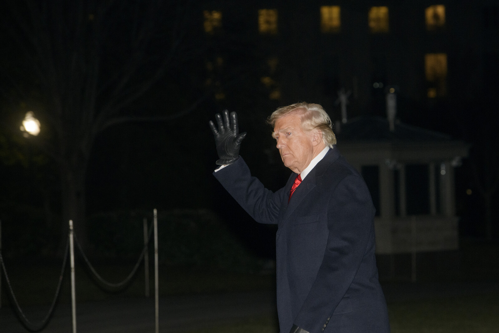 Judge stops Trump's pause –