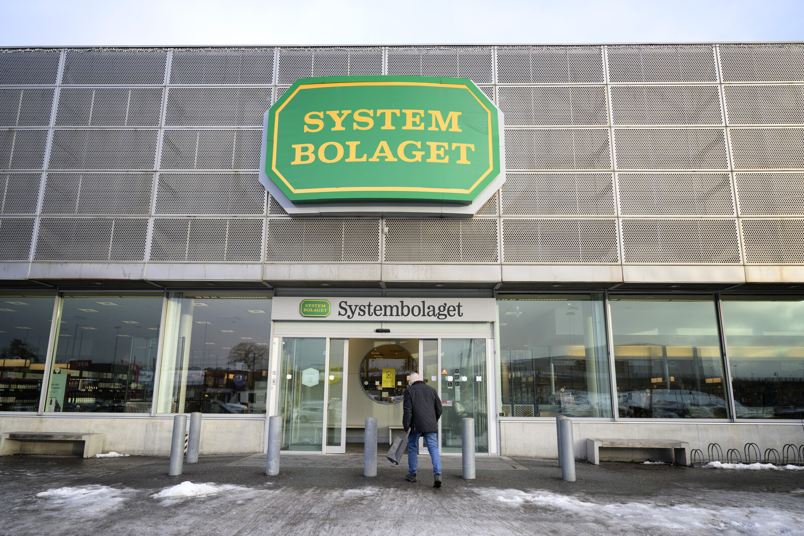Car Thefts Unravel Major Systembolaget Burglary Spree in Sweden