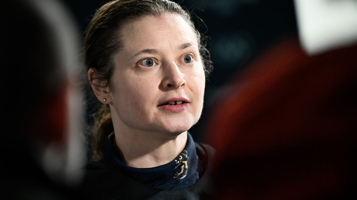 Luleå captain Jenni Hiirkoski misses