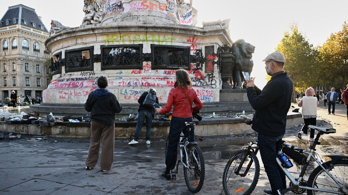 Paris’s Graffiti-Covered Marianne Statue Draws