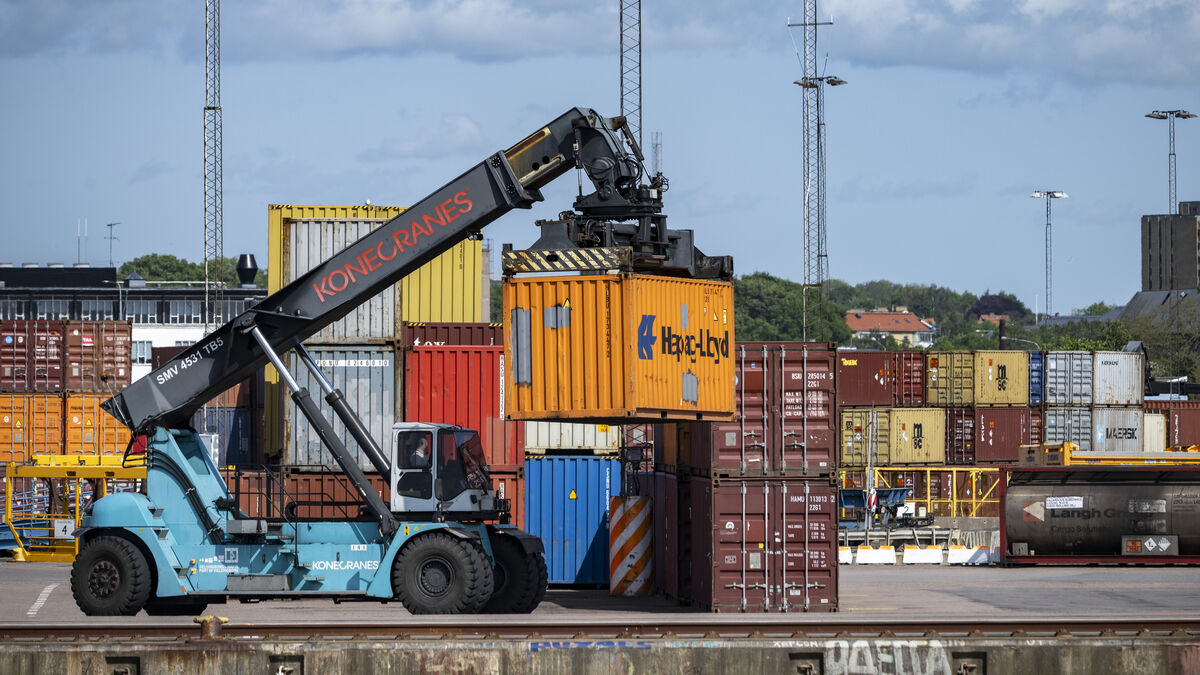 Swedish economy grew unexpectedly in April, Statistics Sweden says