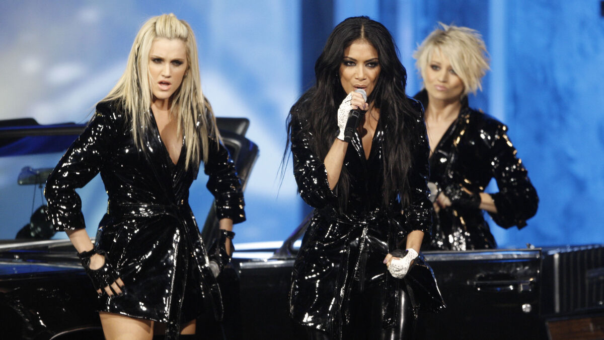 Pussycat Dolls reunite as a