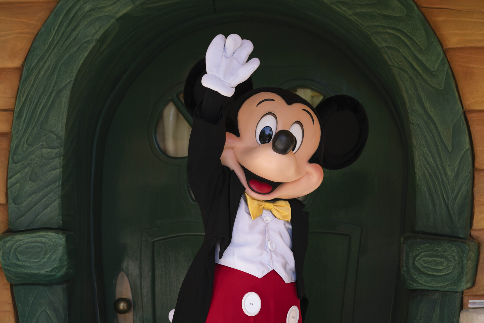 Disneyland raises ticket prices