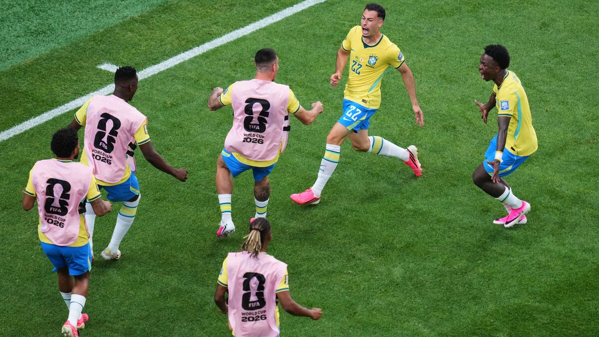 Martinelli strikes late as Brazil beat Japan to reach round of 16