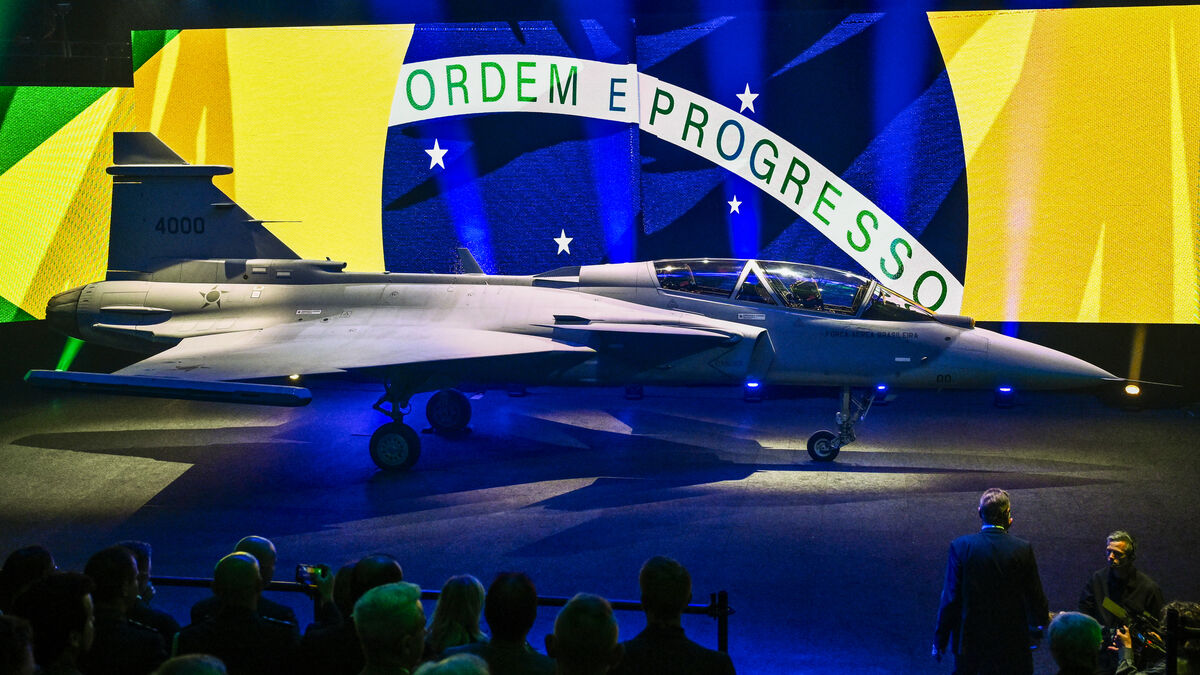 The first Gripen F plane is unveiled in Linköping
