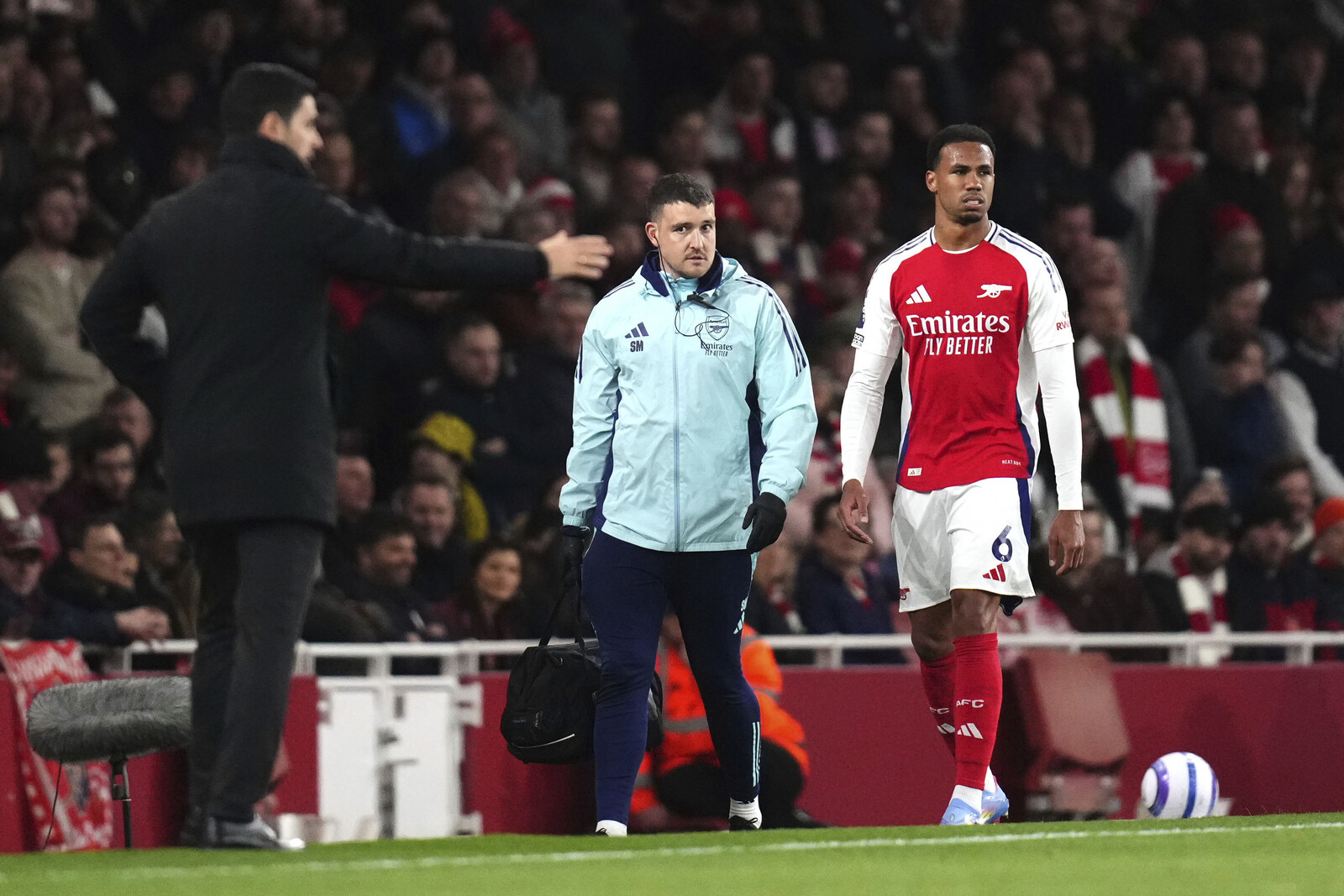 Gabriel Faces Injury Setback as Saka Returns for Arsenal's Champions League Clash