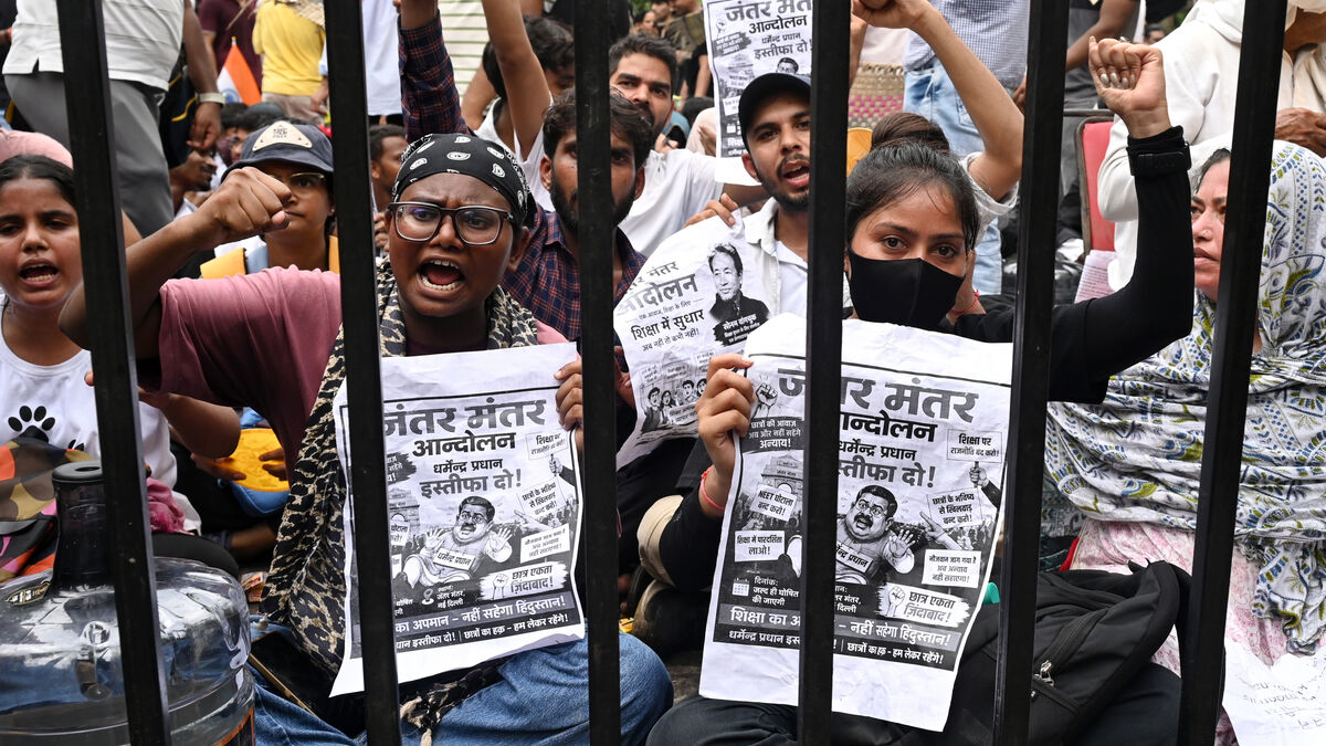 India’s Cockroach protests grow as tens of thousands challenge Modi over education scandal