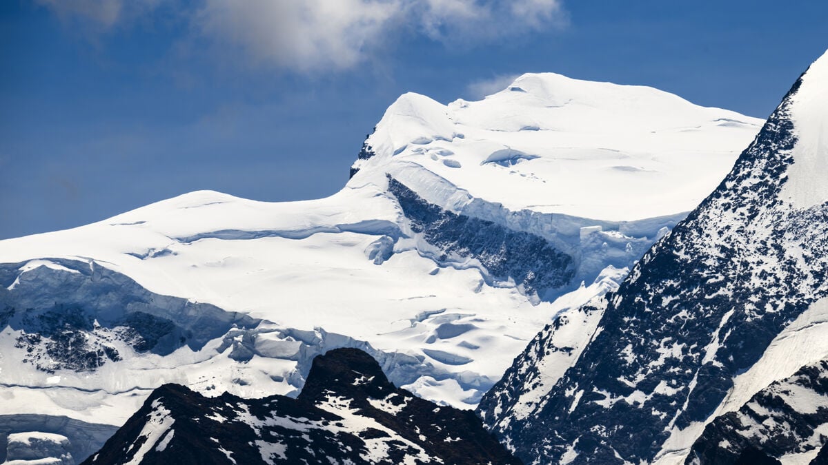 Bodies of two Belgian climbers missing since 1992 found in melting Swiss glacier