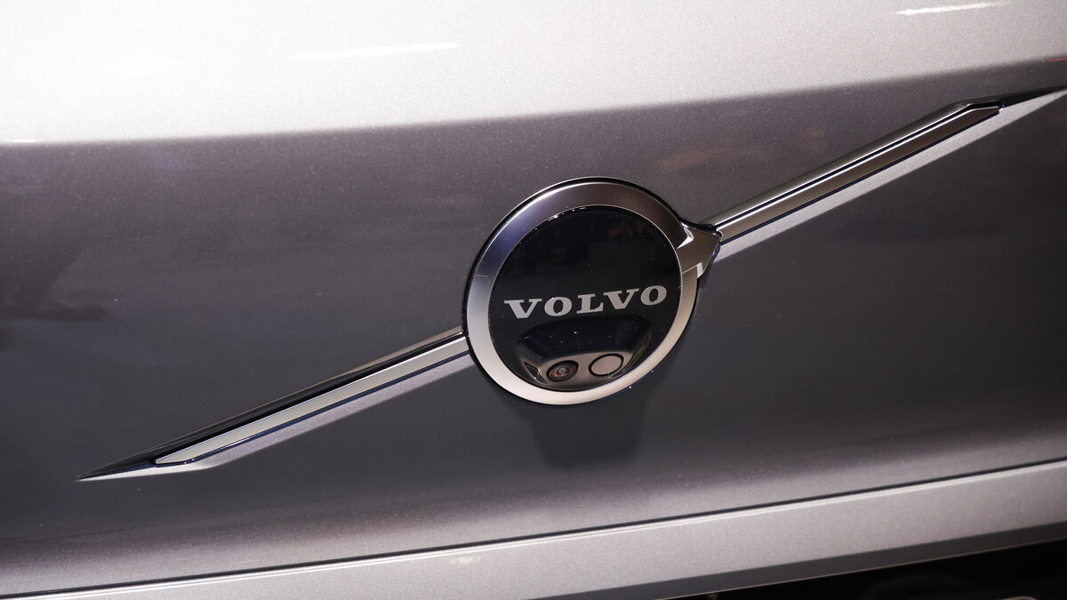 Volvo Cars avoids US sales ban with special permit for connected cars