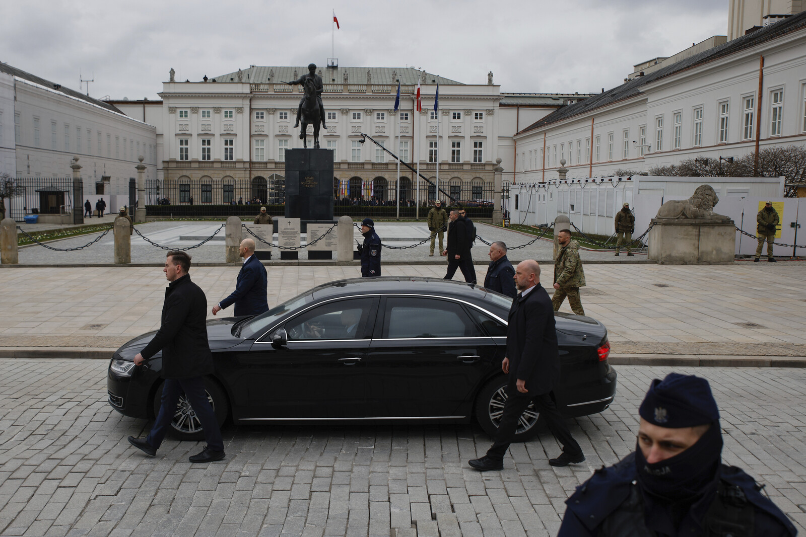 Ukrainian Man Arrested for Suspected Drone Flight Over Polish Palace