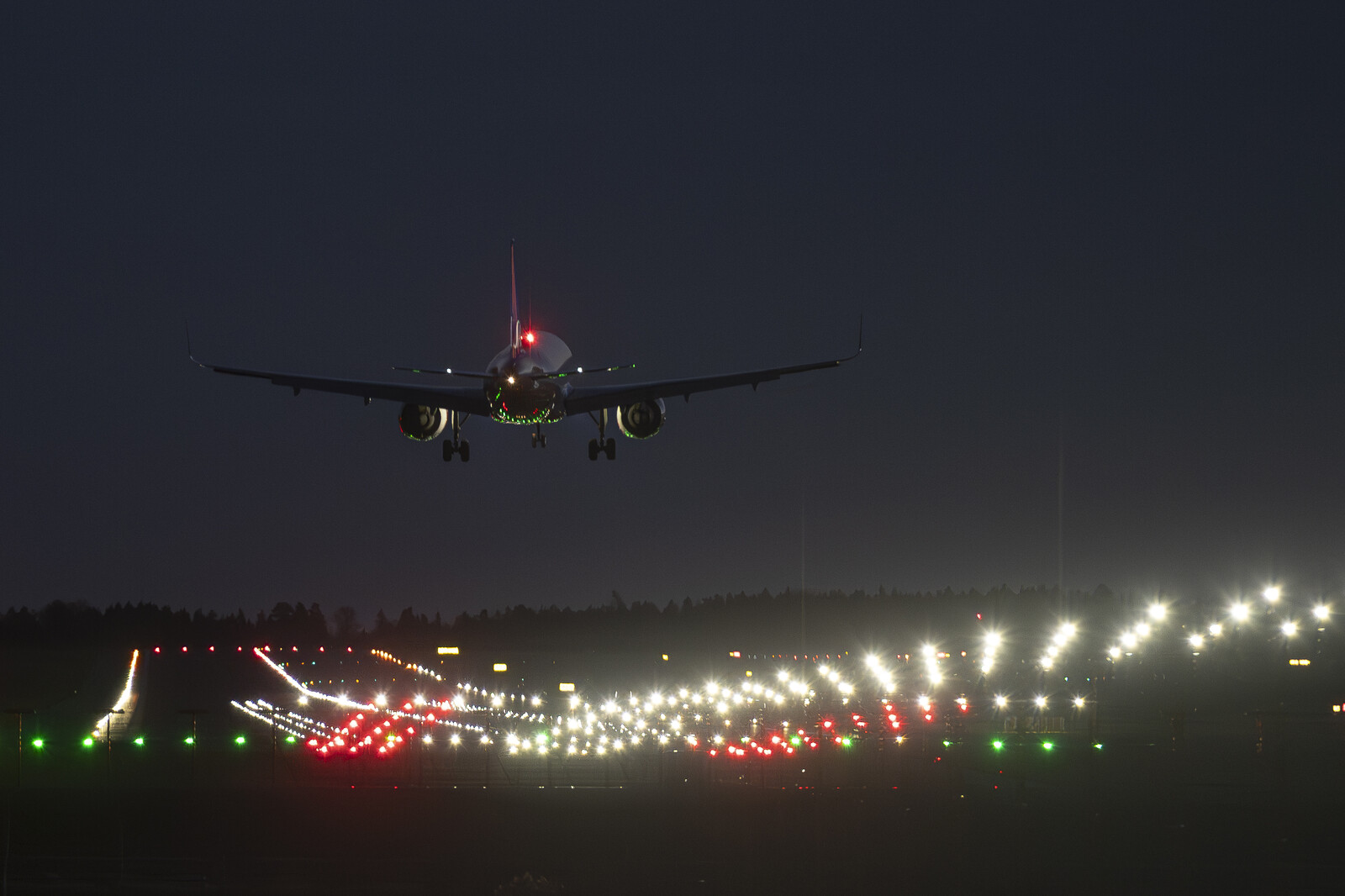 Domestic Air Travel in Sweden Declines 7 Percent in April